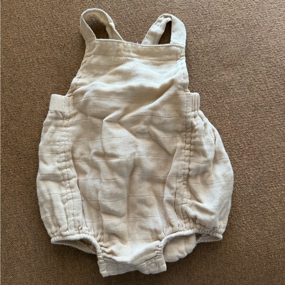 Angel Dear Cream Bodysuit with Balloon Bottom